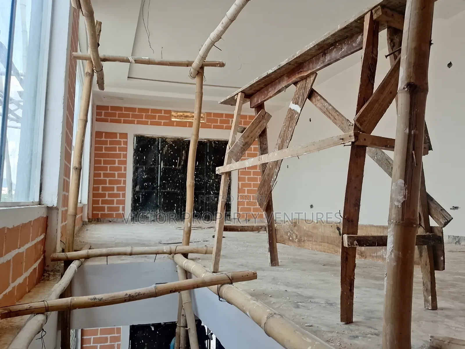 Duplex Shop for Rent in Fo1 Market