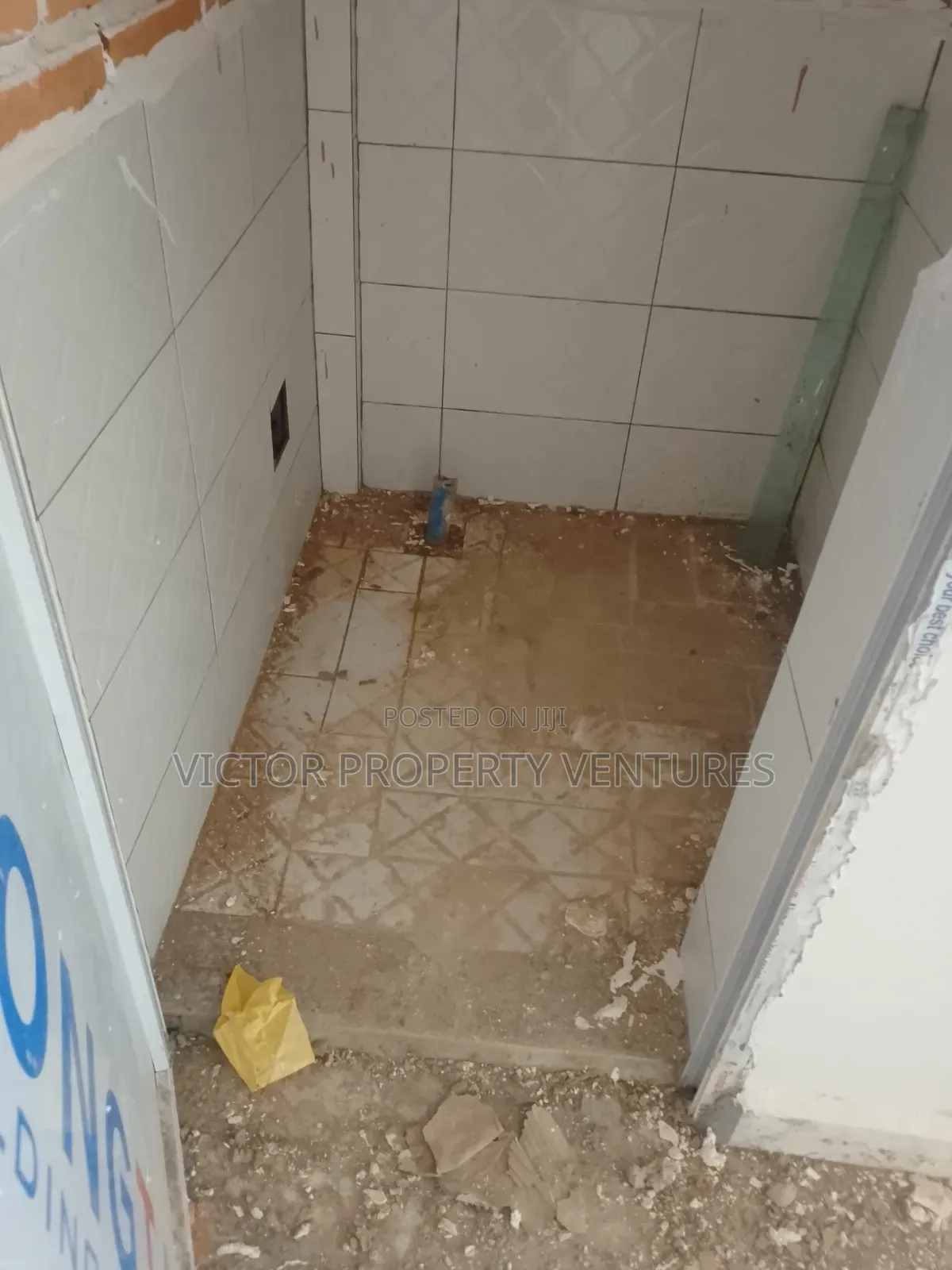 Duplex Shop for Rent in Fo1 Market