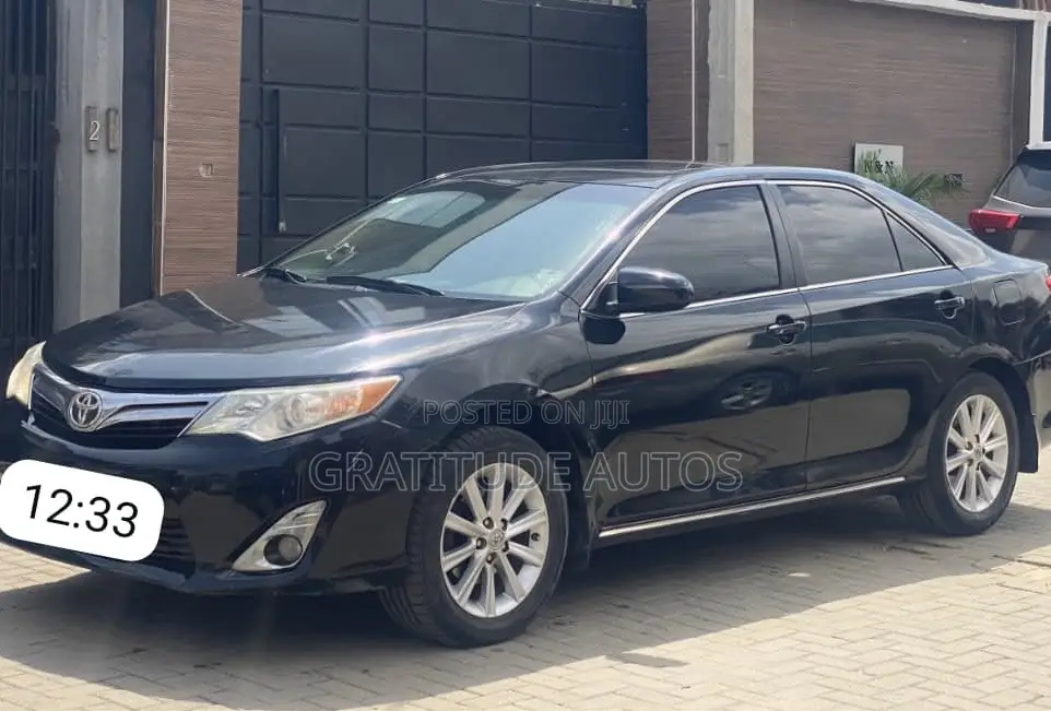Toyota Camry XLE 4dr Sedan (2.5L 4cyl 6A) 2012 Black