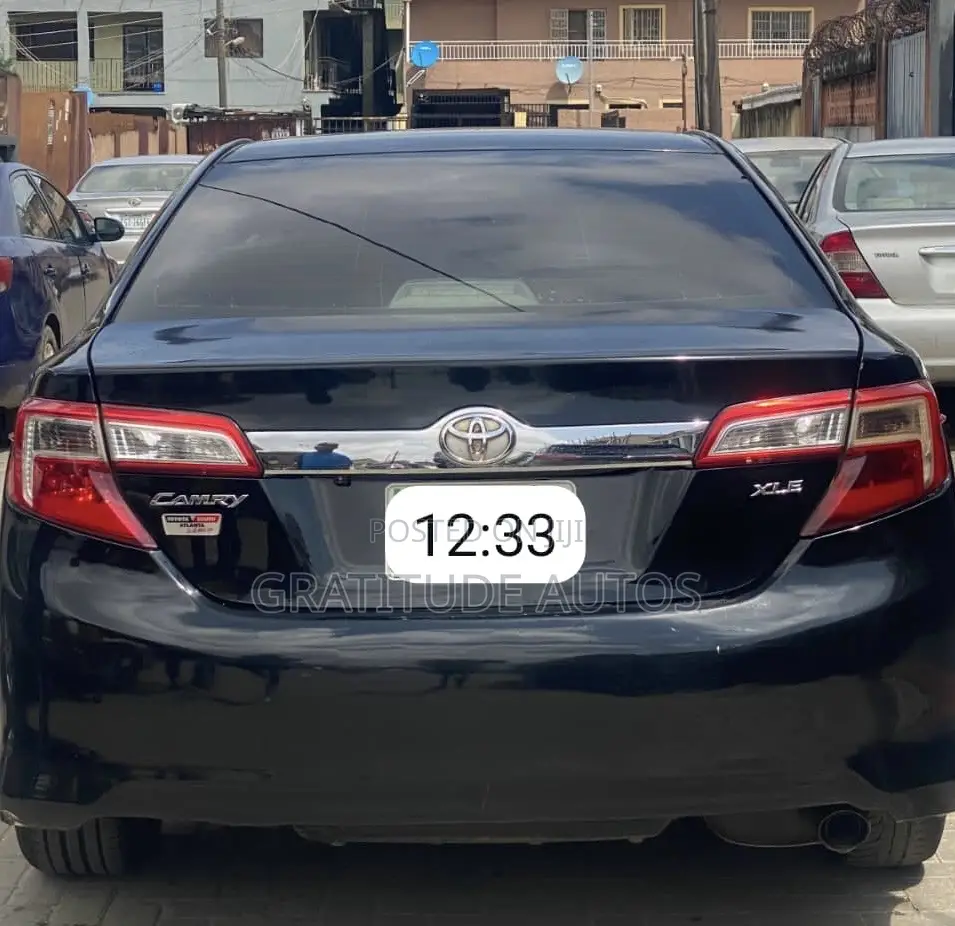 Toyota Camry XLE 4dr Sedan (2.5L 4cyl 6A) 2012 Black