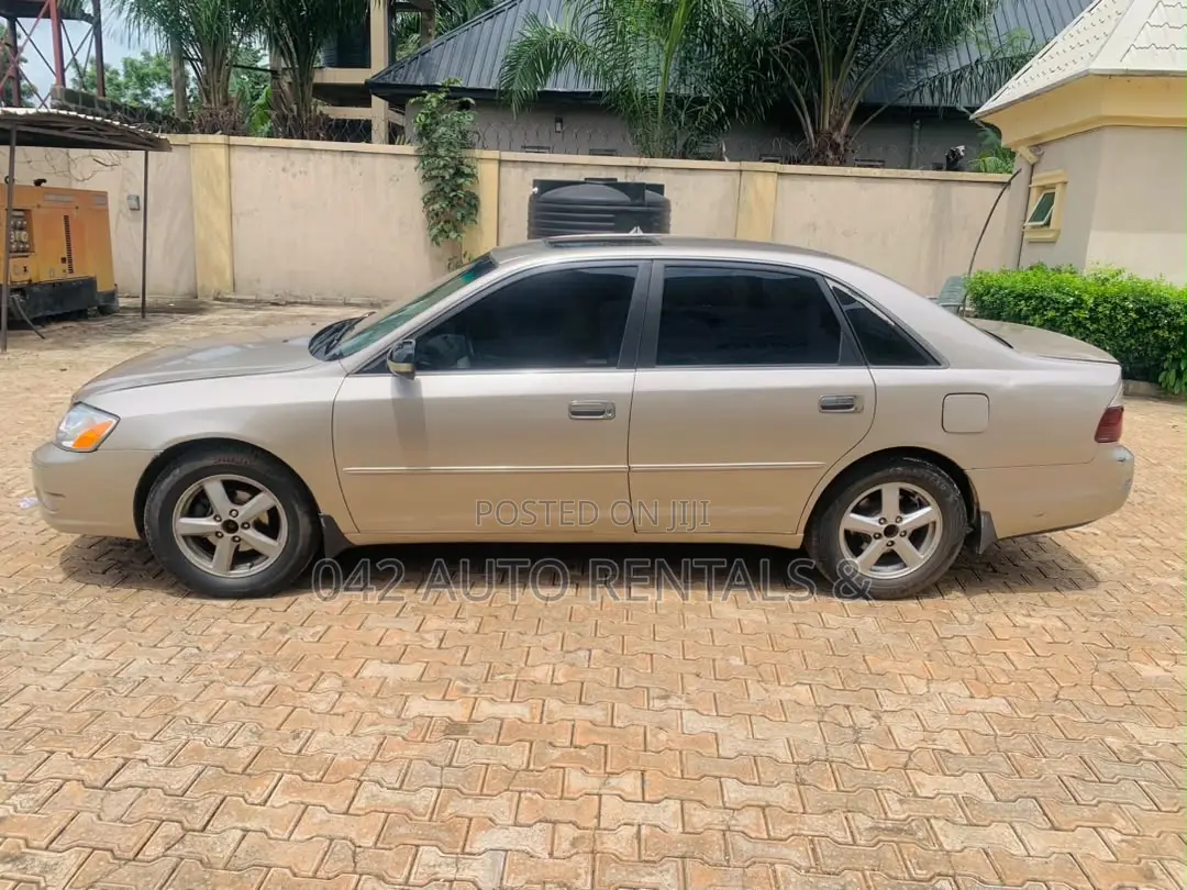Toyota Avalon XL 2004 Gold