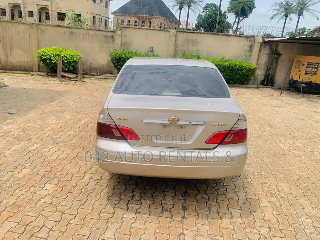Toyota Avalon XL 2004 Gold