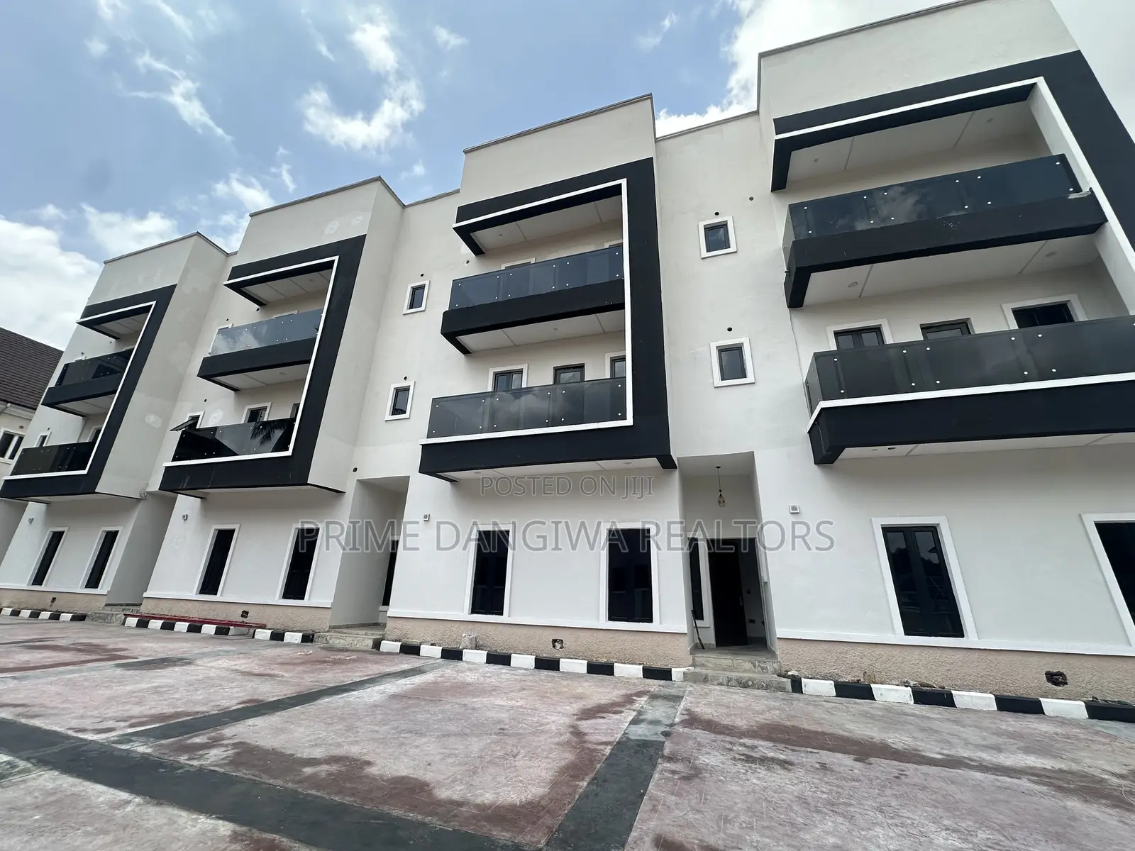 4bdrm Townhouse / Terrace in Aso Drive, Asokoro for rent