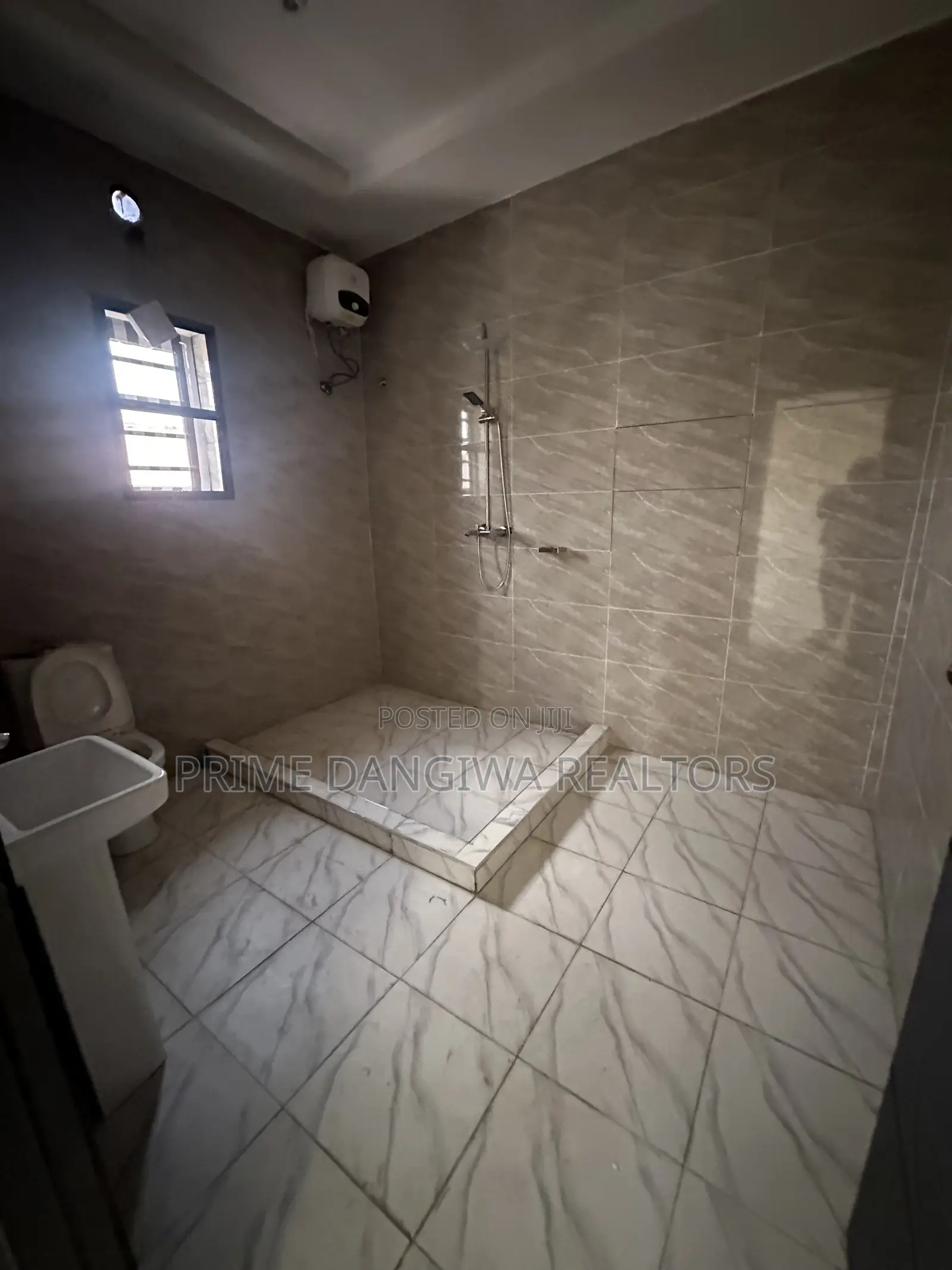 4bdrm Townhouse / Terrace in Aso Drive, Asokoro for rent