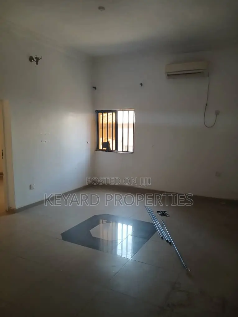 1bdrm Apartment in Wuse 2 for rent