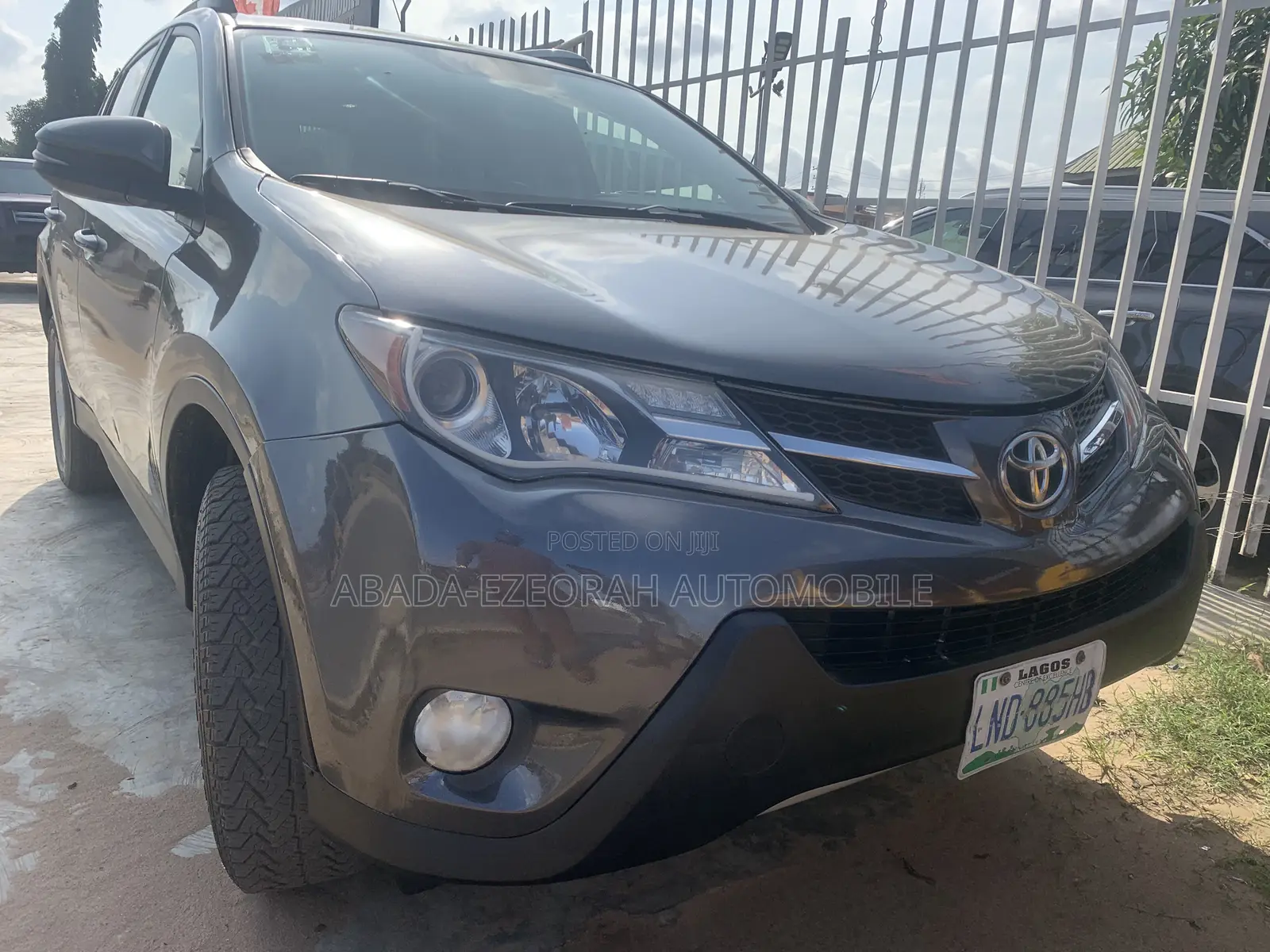 Toyota RAV4 XLE 4dr SUV AWD (2.5L 4cyl 6A) 2014 Gray