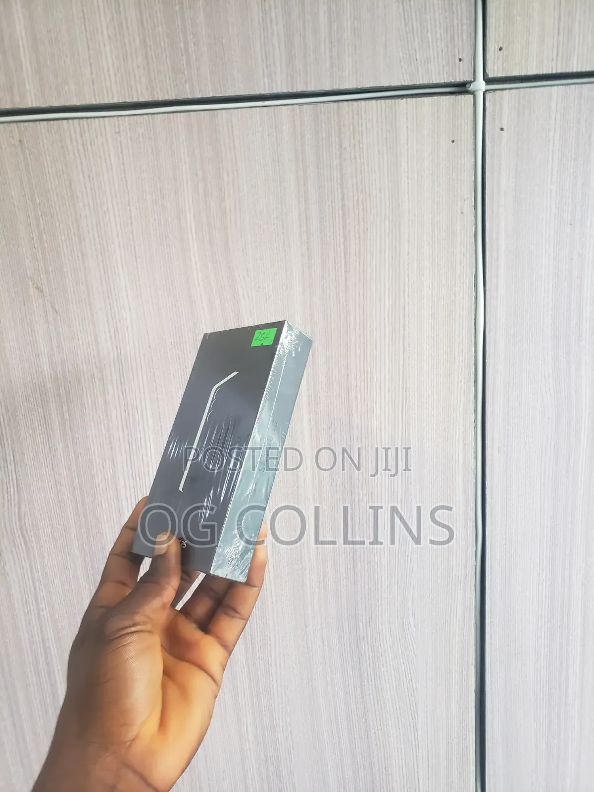 New Samsung Galaxy S25 256 GB Green