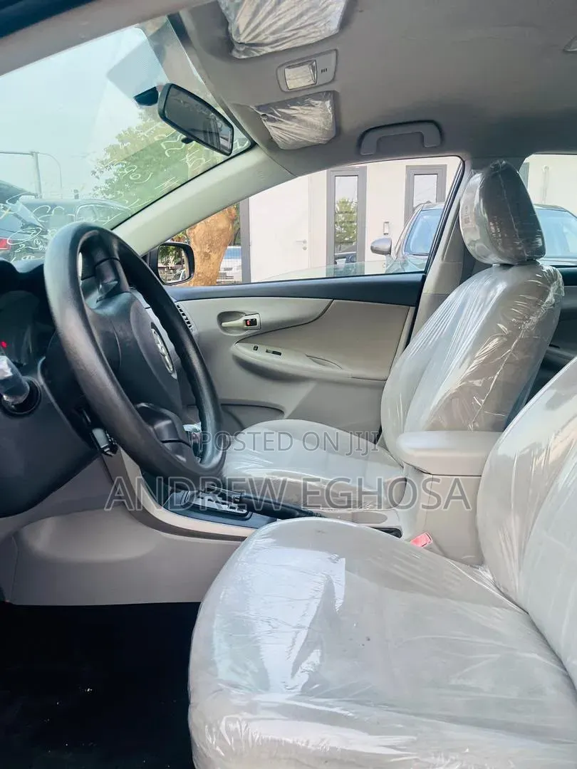 Toyota Corolla 2012 Gray