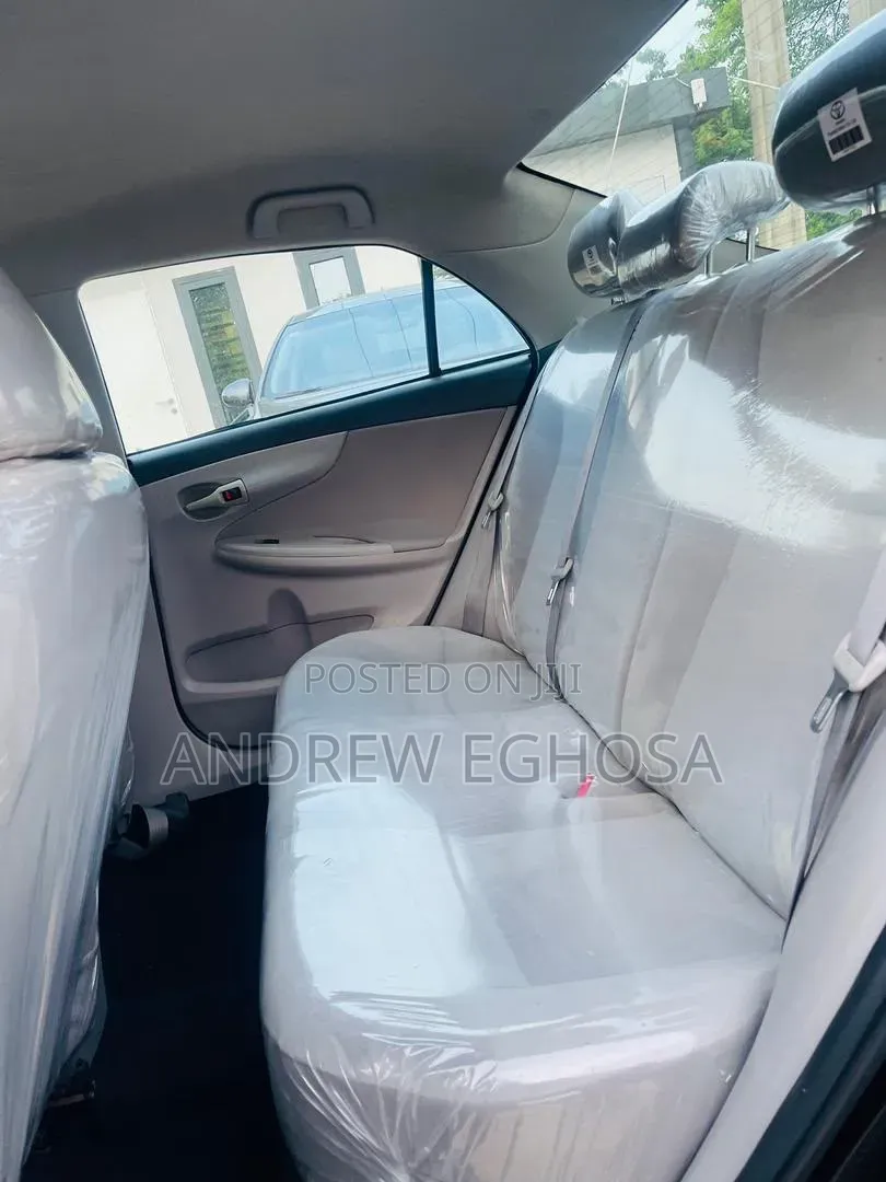 Toyota Corolla 2012 Gray