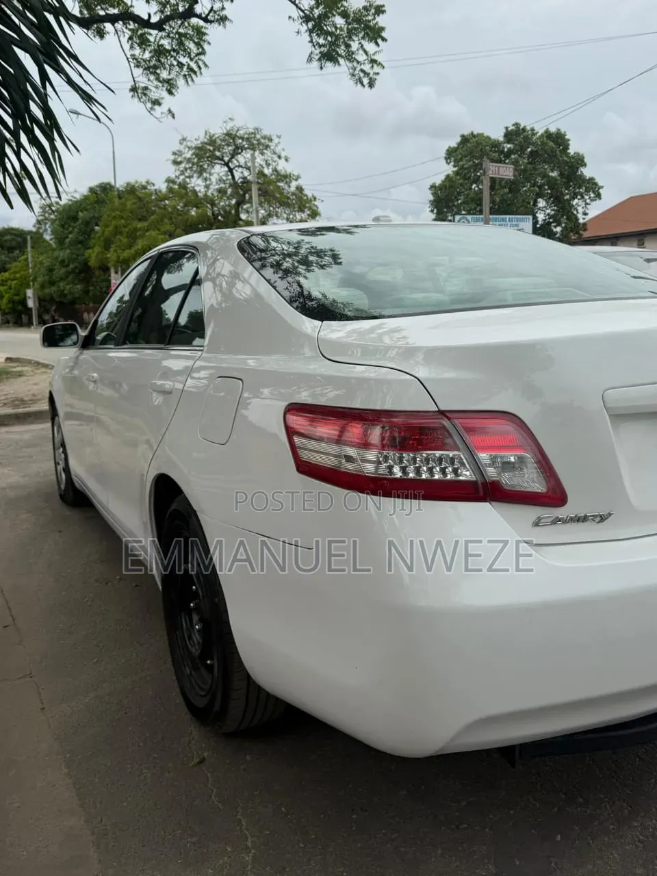 Toyota Camry Hybrid 2011  White 