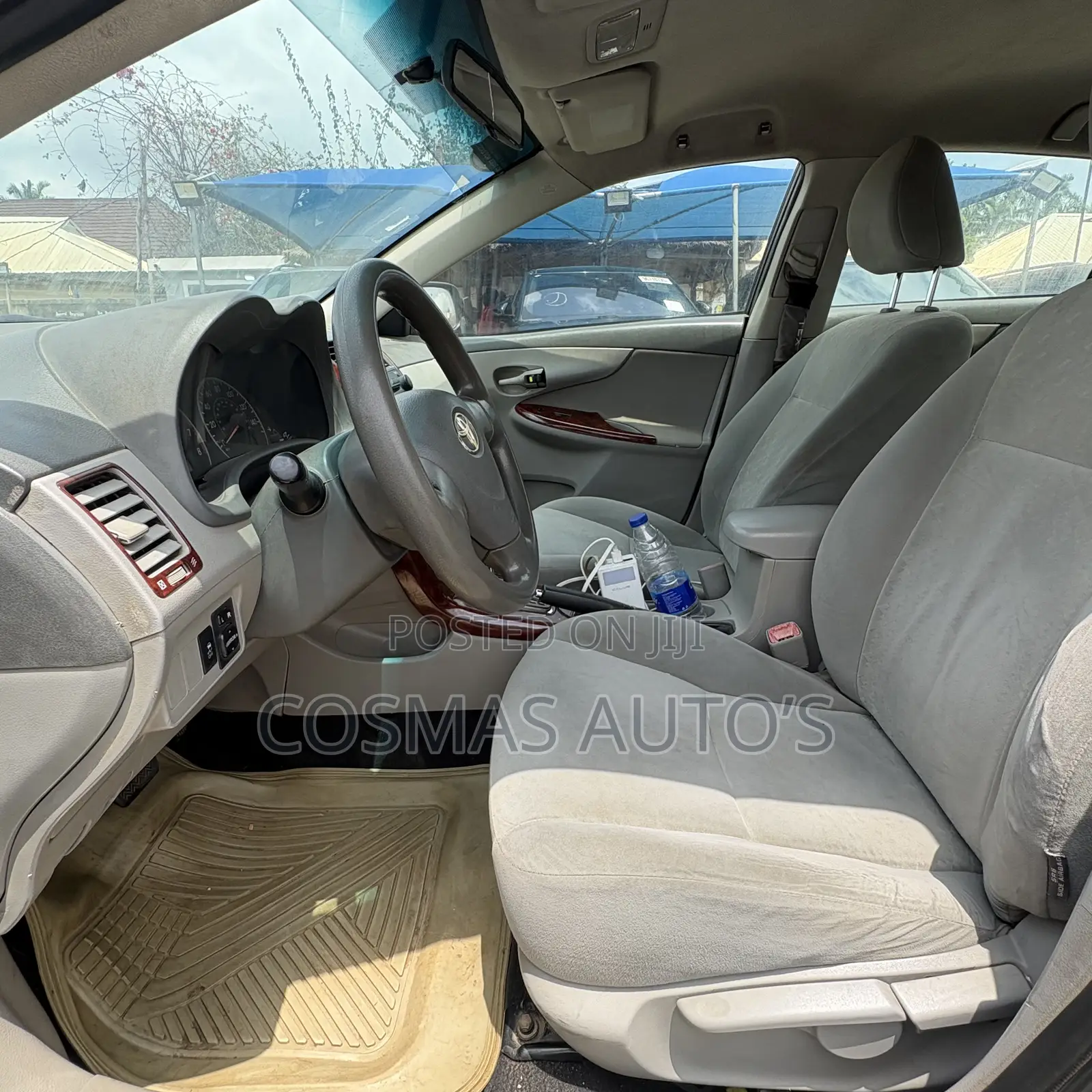 Toyota Corolla LE 4dr Sedan (1.8L 4cyl 4A) 2010 Gray