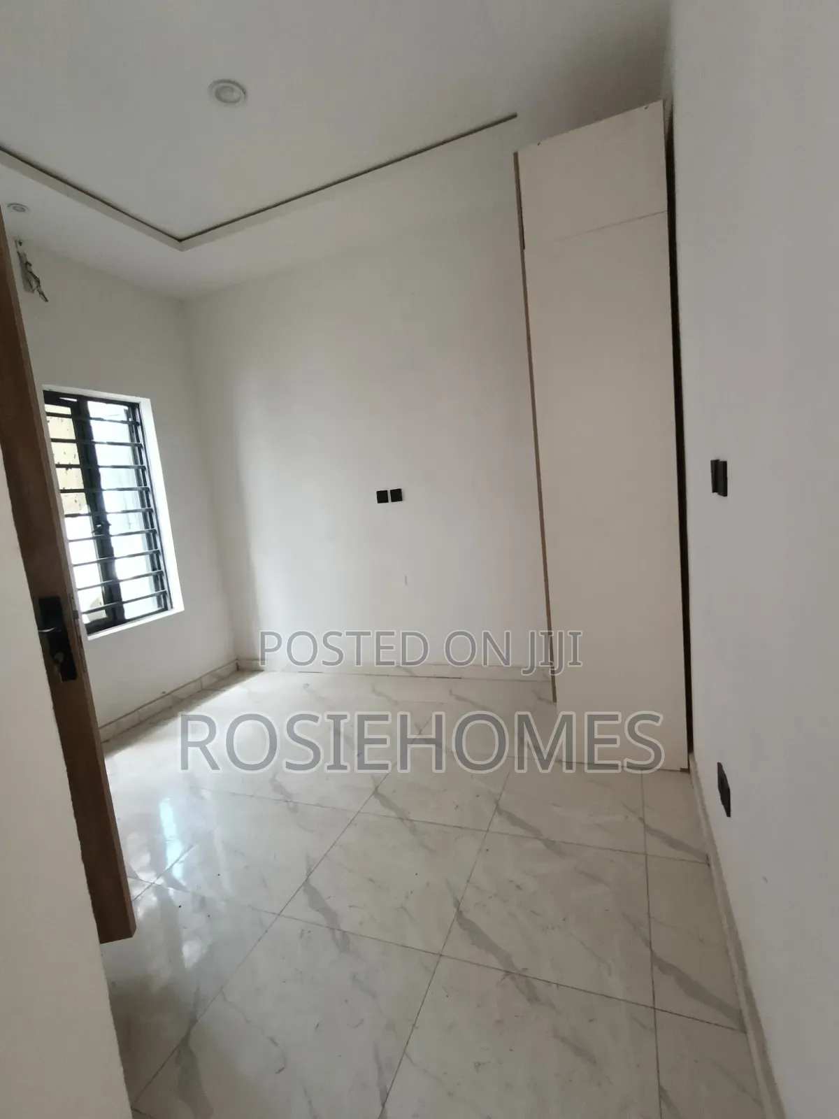 1bdrm Block of Flats in Mobile Raod Ajah for sale
