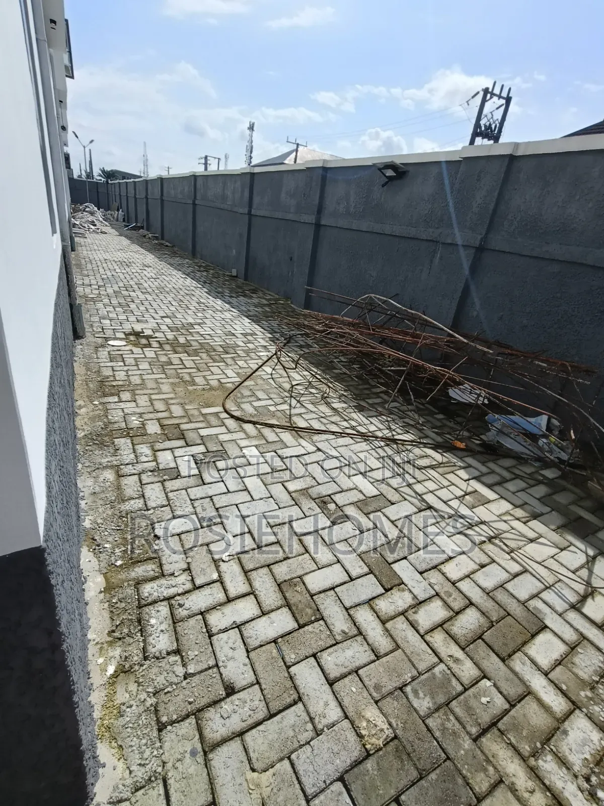 1bdrm Block of Flats in Mobile Raod Ajah for sale