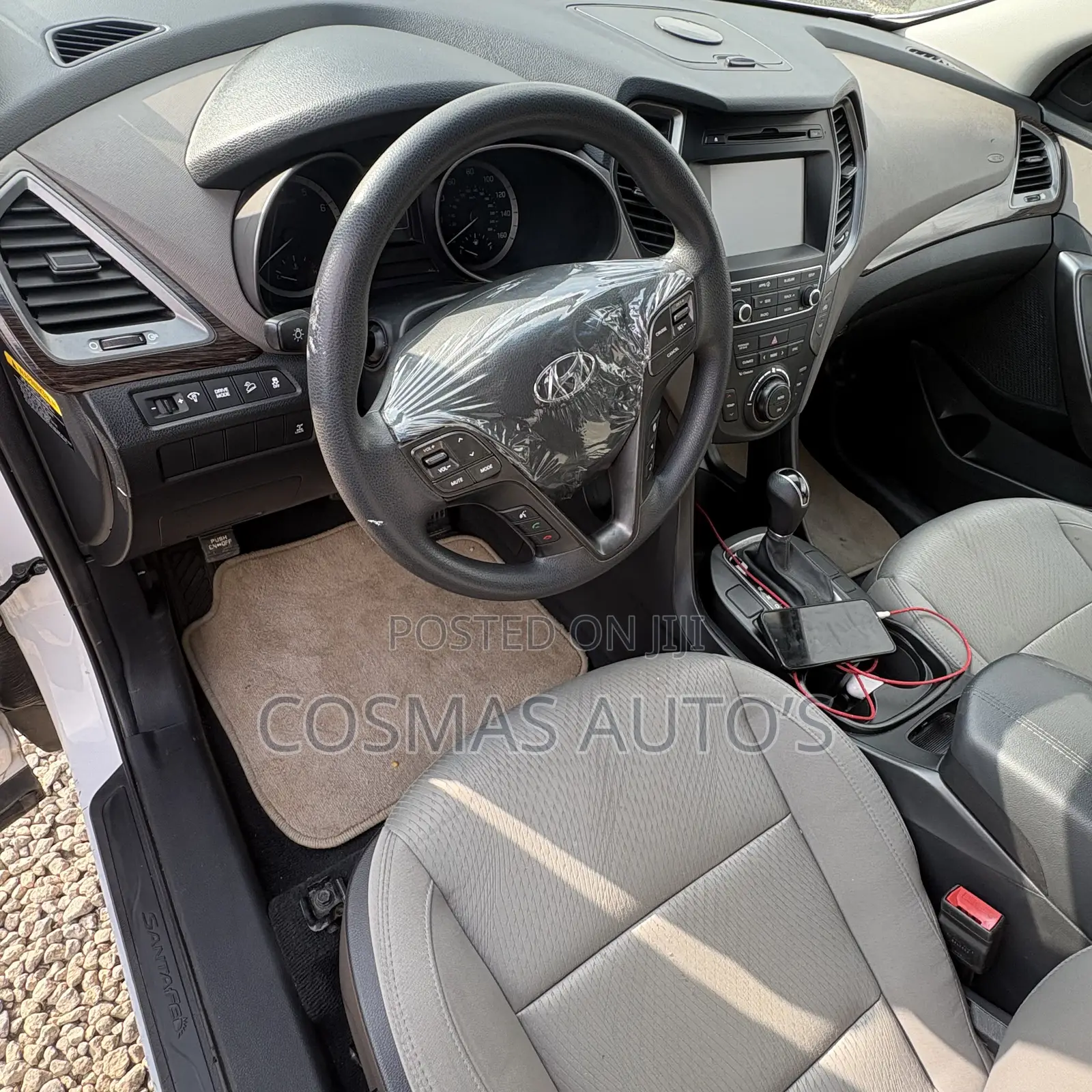 Hyundai Santa Fe 2017 White