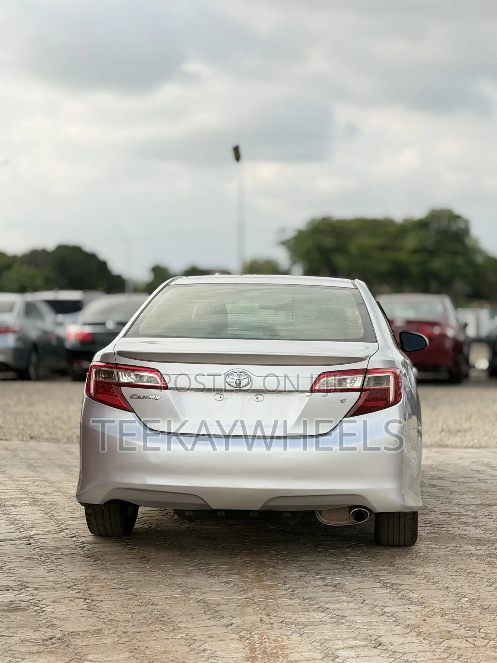 Toyota Camry SE 4dr Sedan (2.5L 4cyl 6A) 2013 Silver