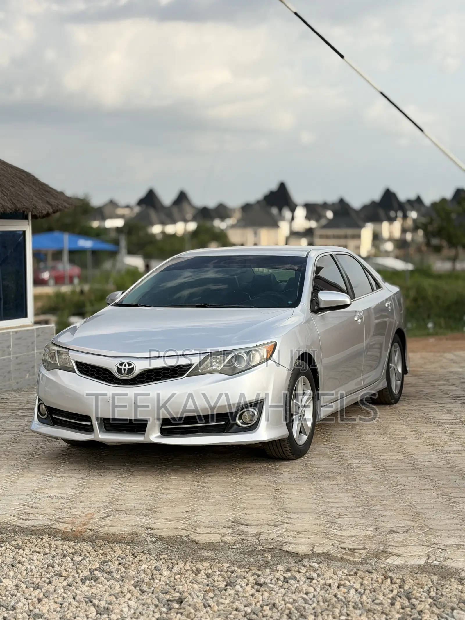Toyota Camry SE 4dr Sedan (2.5L 4cyl 6A) 2013 Silver