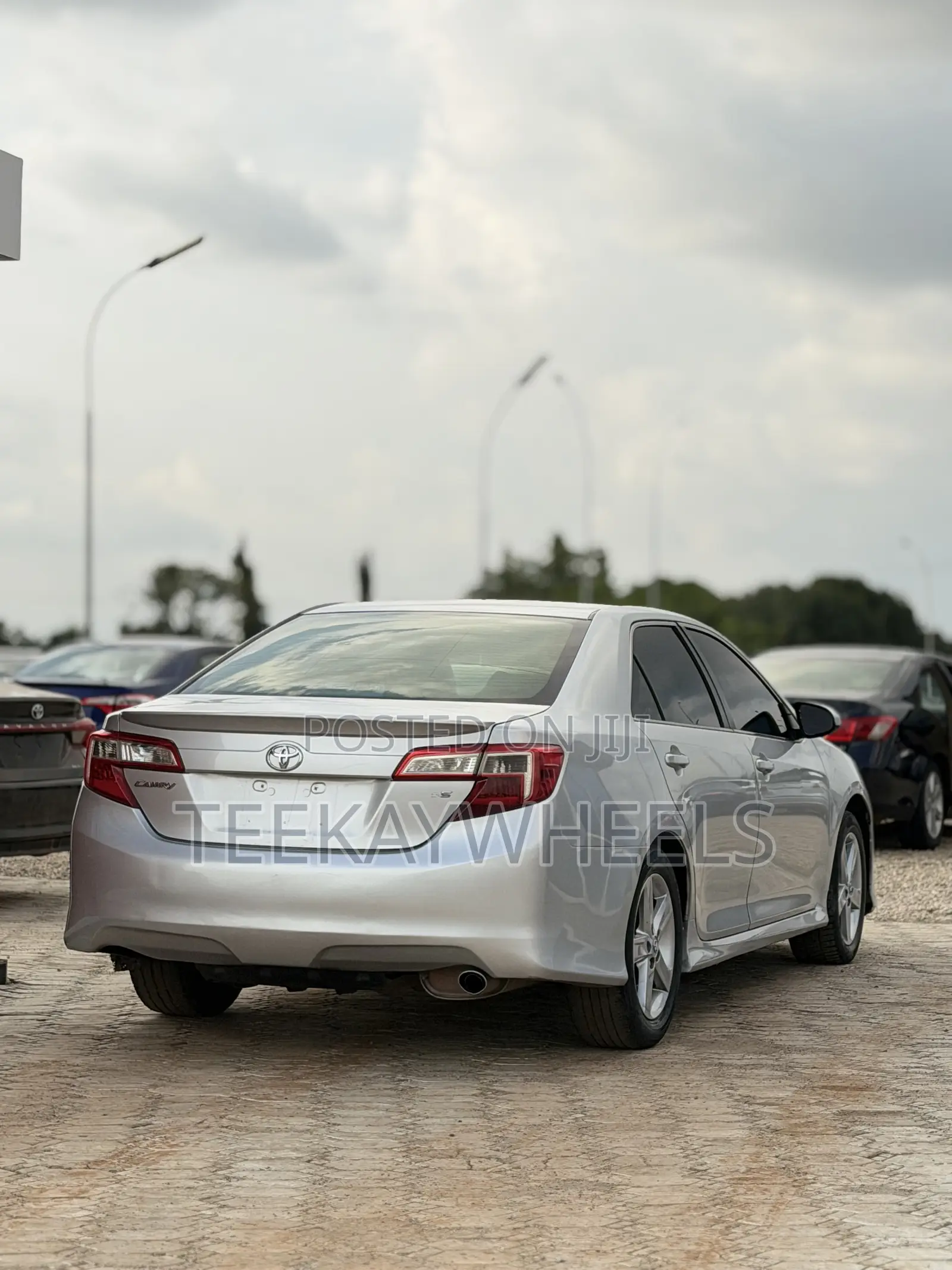 Toyota Camry SE 4dr Sedan (2.5L 4cyl 6A) 2013 Silver