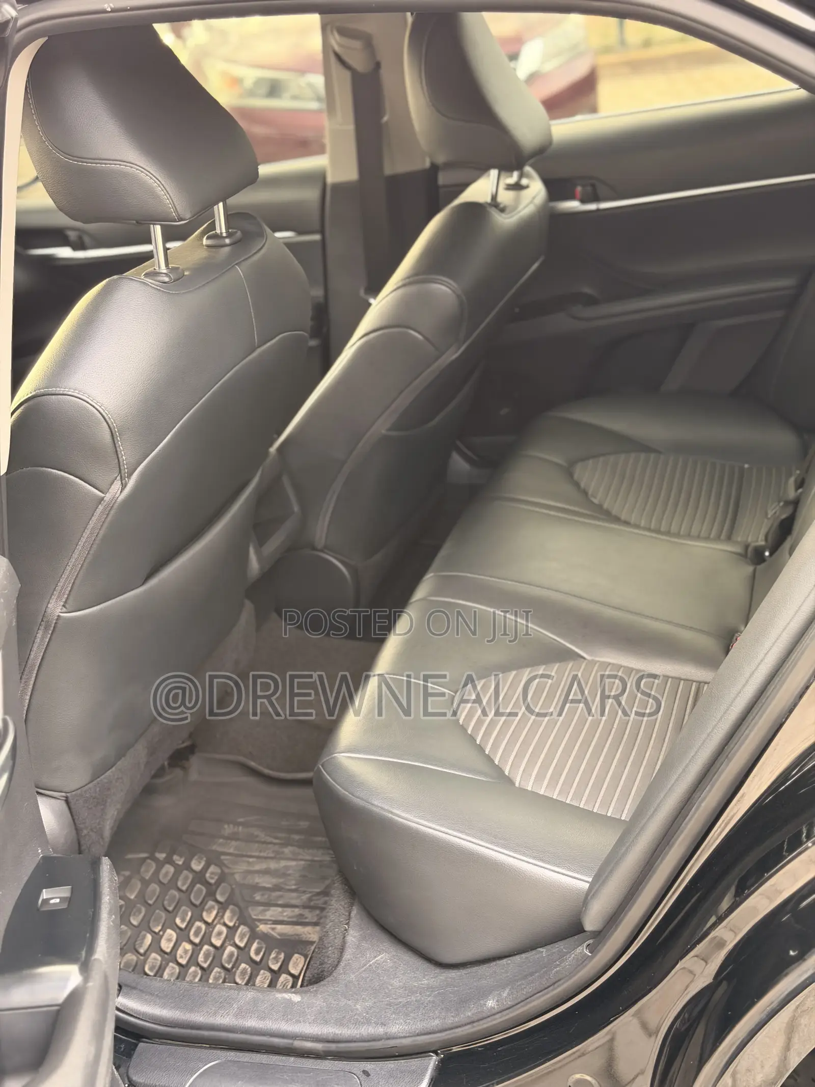 Toyota Camry SE (2.5L 4cyl 8A) 2019 Black