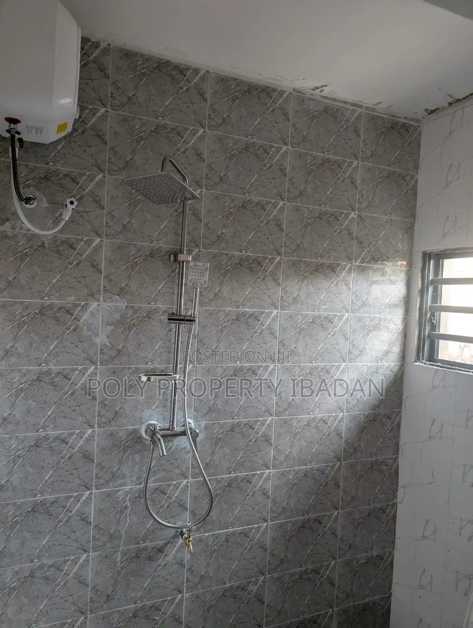 2bdrm Apartment in Omolayo Estate, Akobo for rent