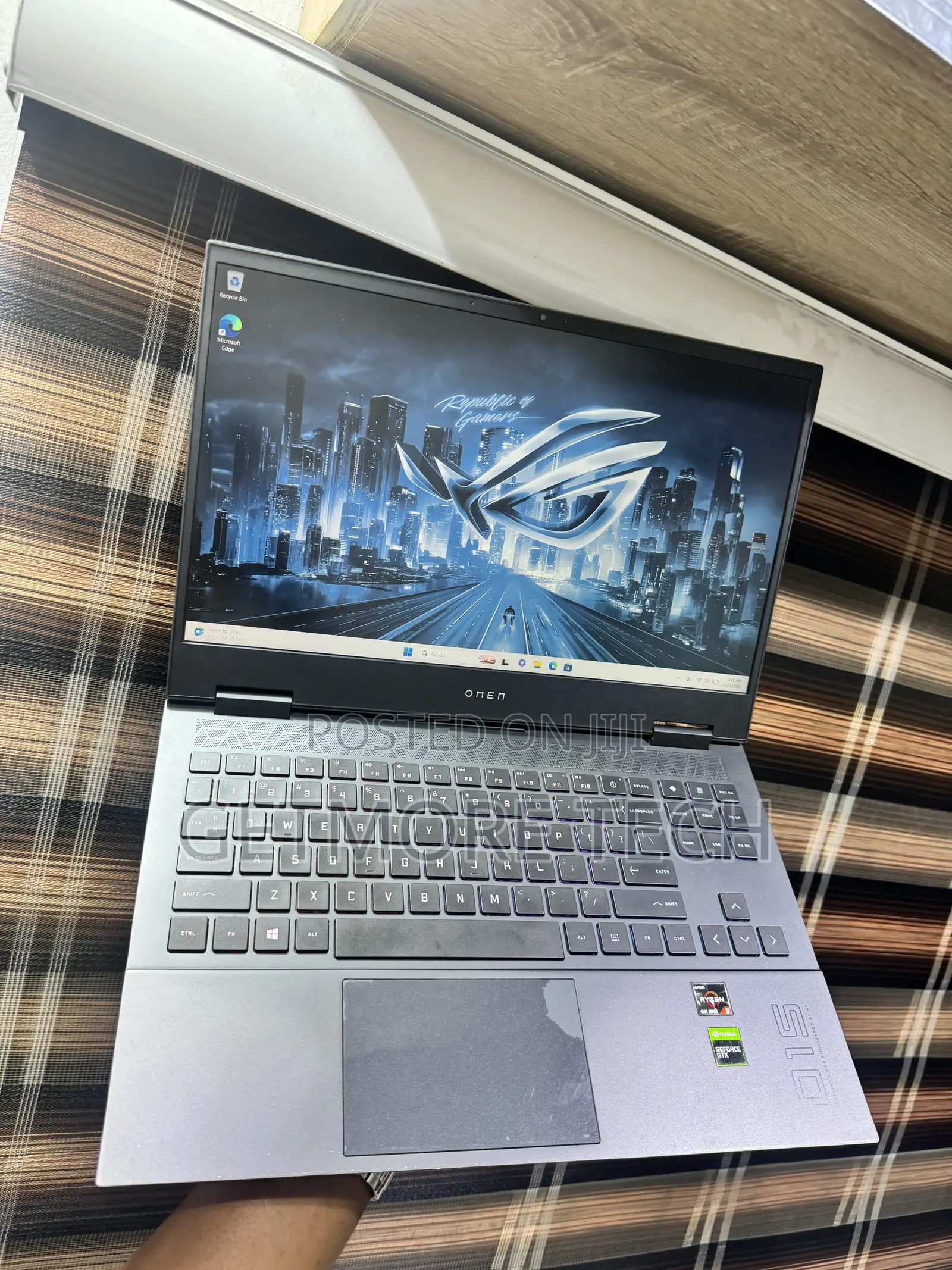 Laptop HP Omen 15t 16GB AMD Ryzen 5 SSD 1T