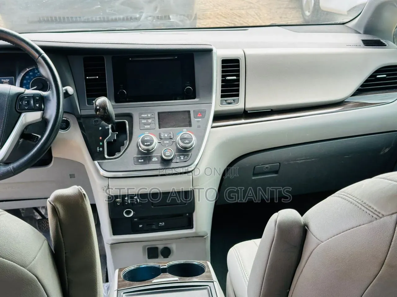 Toyota Sienna 2015 Silver