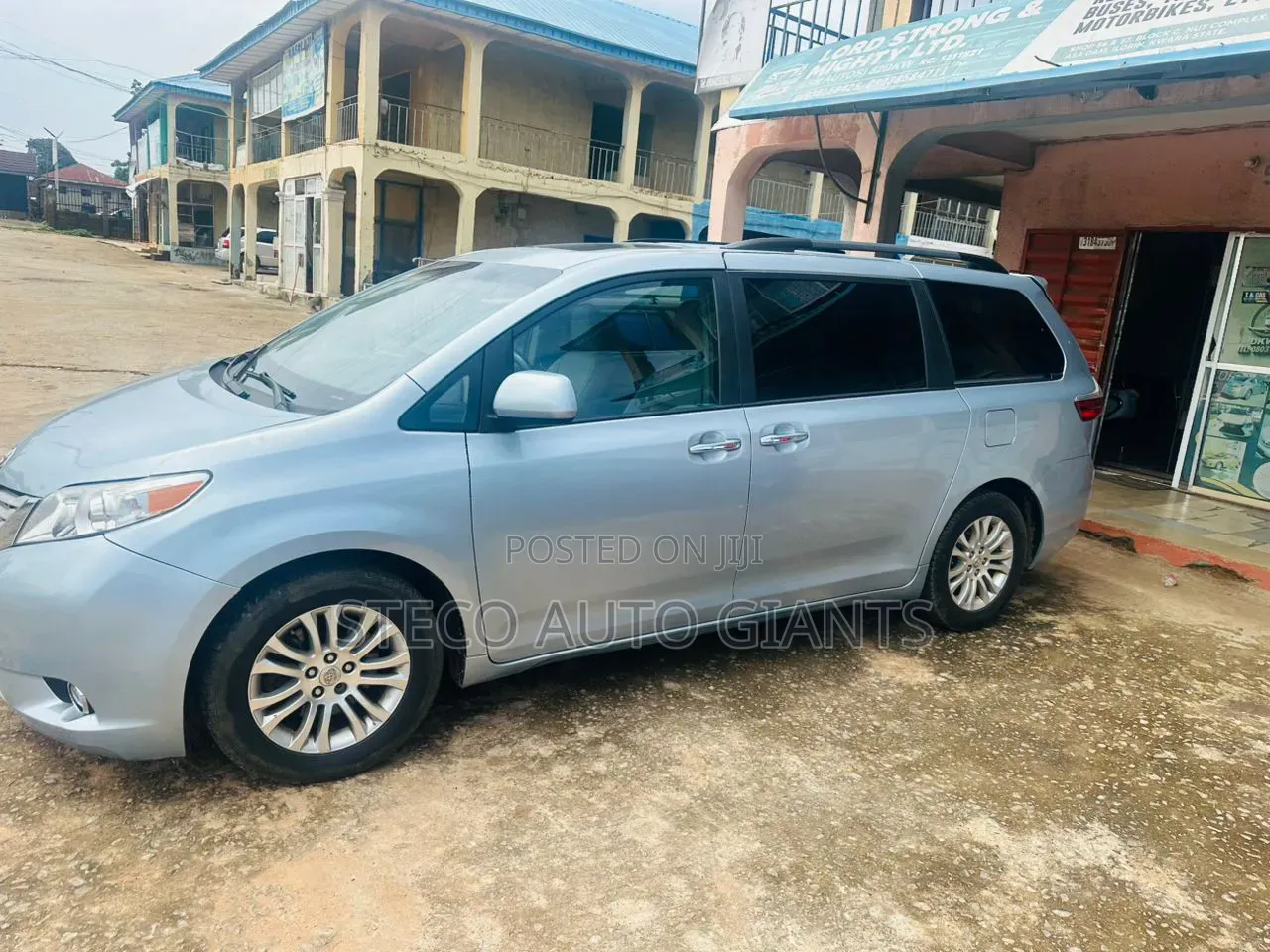 Toyota Sienna 2015 Silver