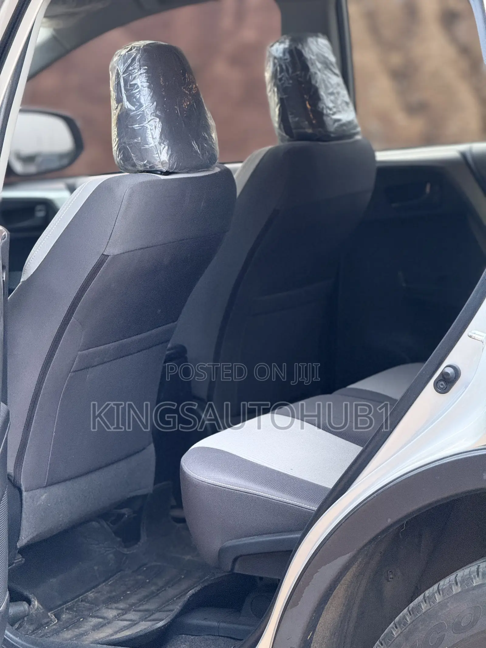 Toyota RAV4 XLE AWD (2.5L 4cyl 6A) 2013 Silver