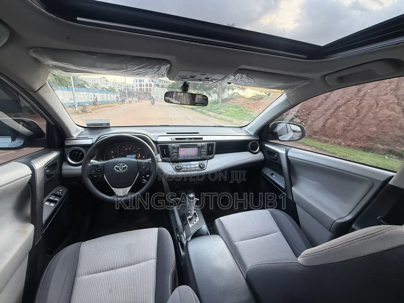 Toyota RAV4 XLE AWD (2.5L 4cyl 6A) 2013 Silver