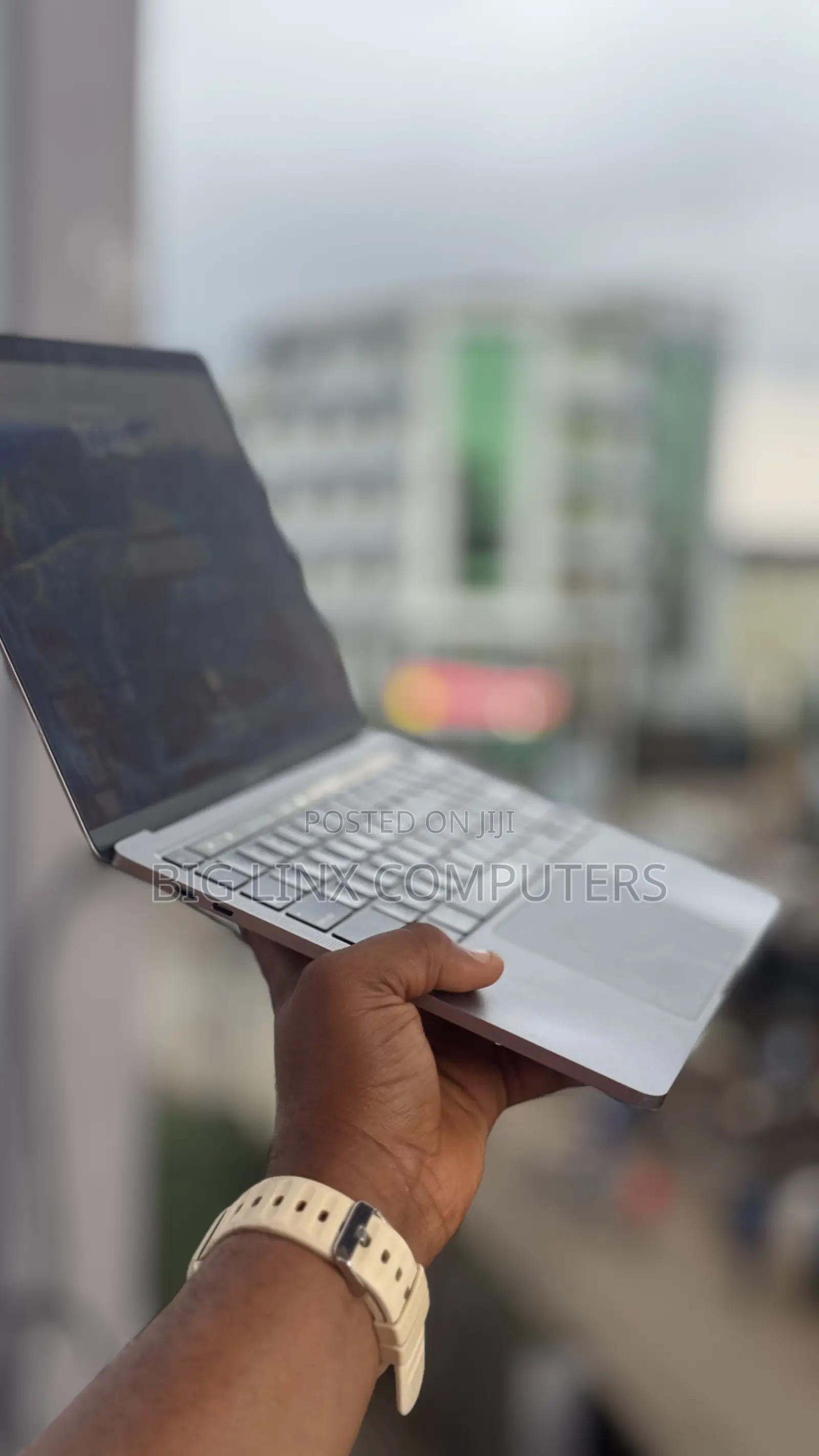 Laptop Apple MacBook Pro 2021 M1 8GB Apple M1 SSD 256GB