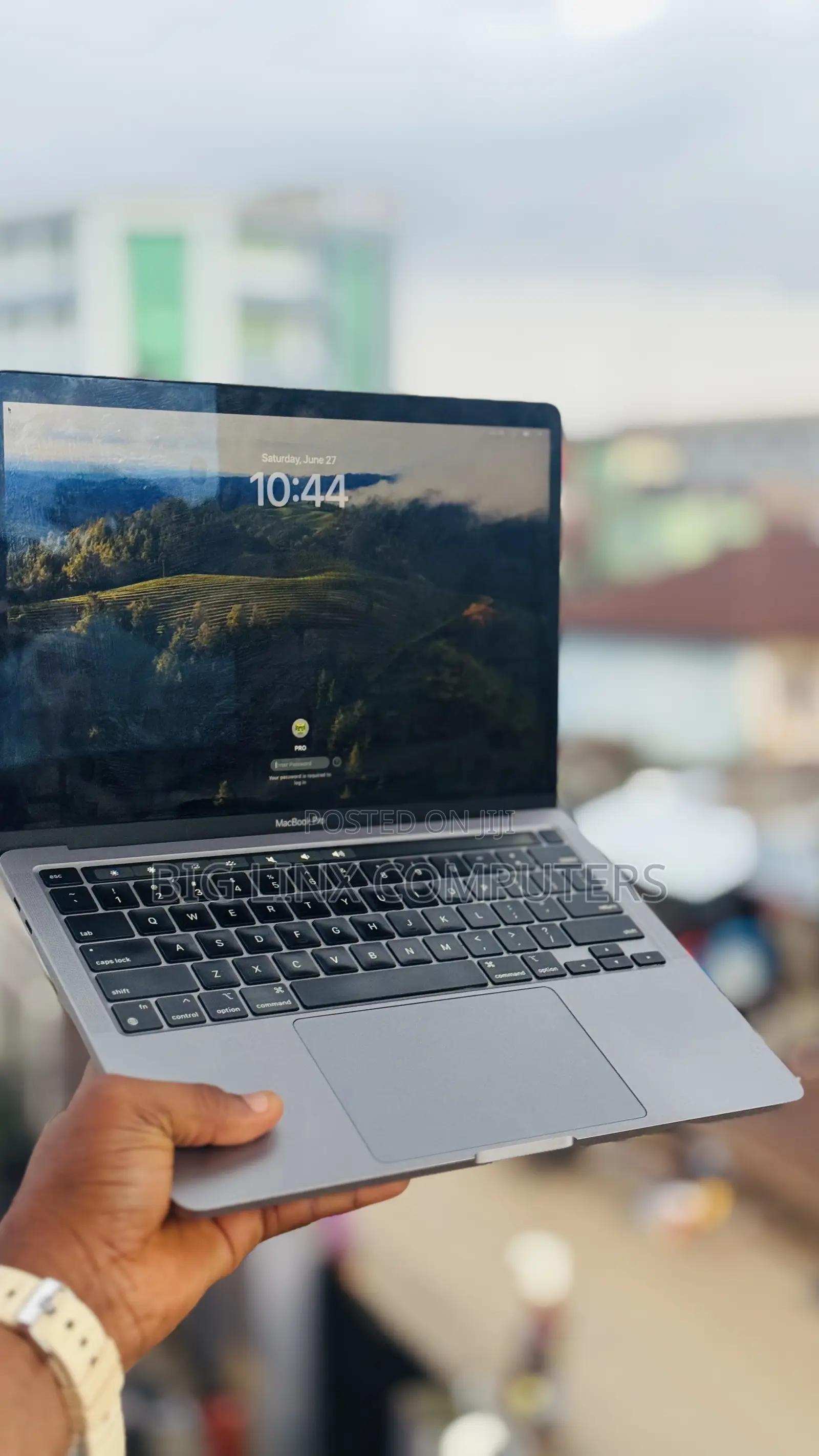 Laptop Apple MacBook Pro 2021 M1 8GB Apple M1 SSD 256GB