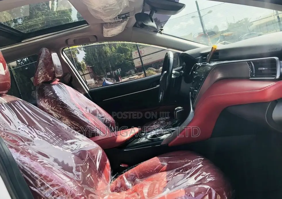 Toyota Camry XSE (2.5L 4cyl 8A) 2019 White