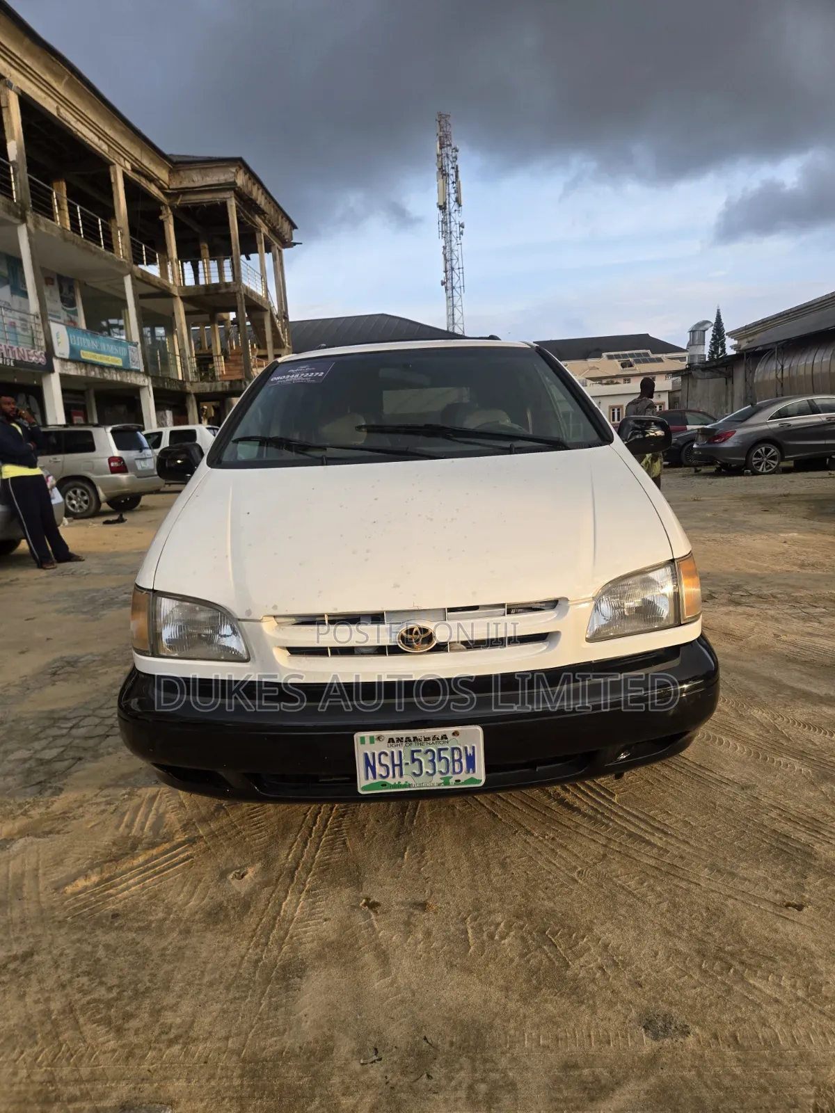 Toyota Sienna 2000 White