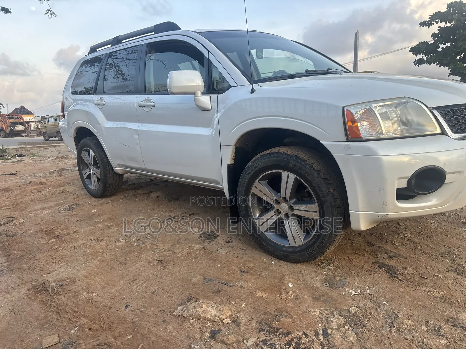 Mitsubishi Endeavor SE 2011 White