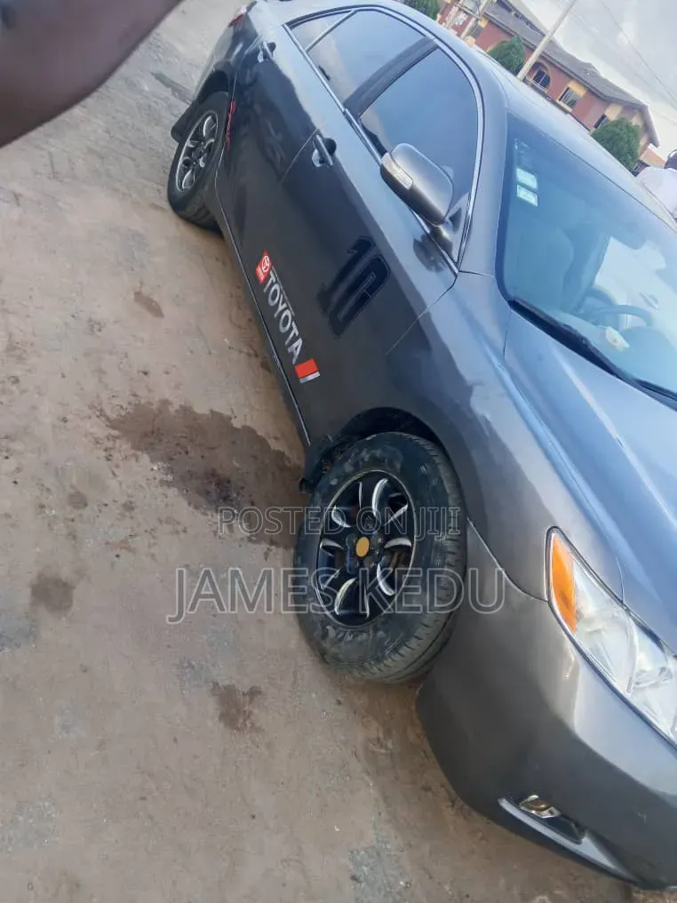 Toyota Camry 2009 Gray