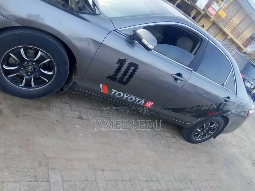 Toyota Camry 2009 Gray