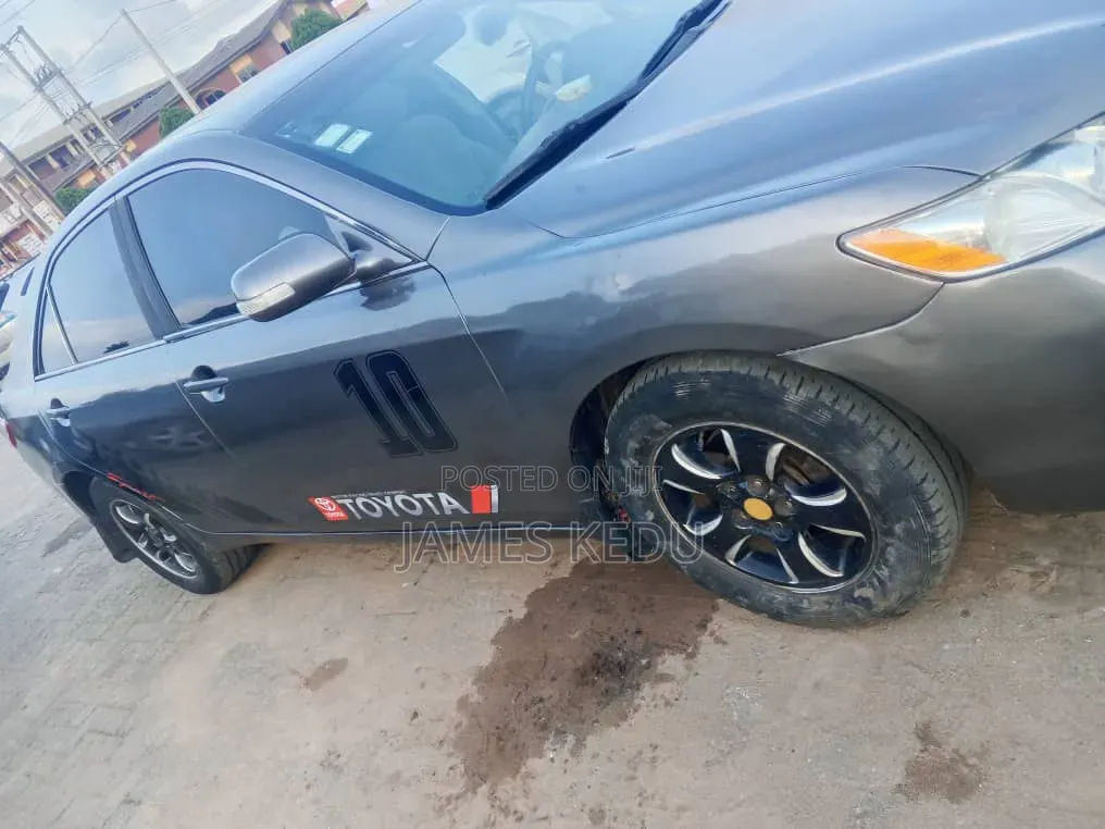 Toyota Camry 2009 Gray