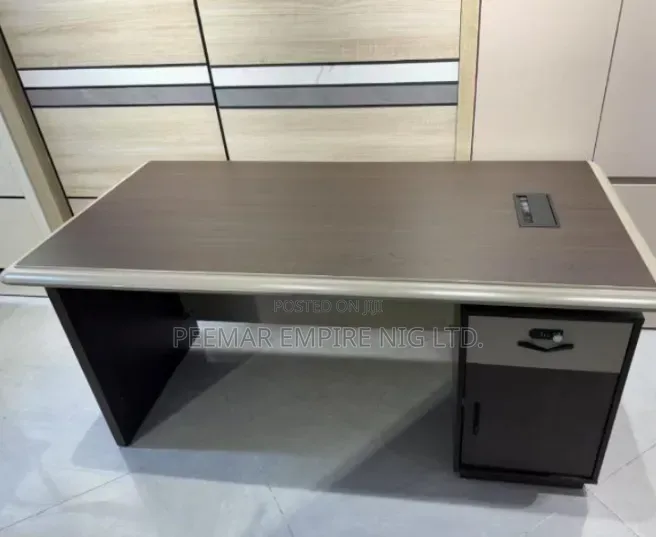 Unique Classic Imported 1.4meters Office Table So Good to Resist