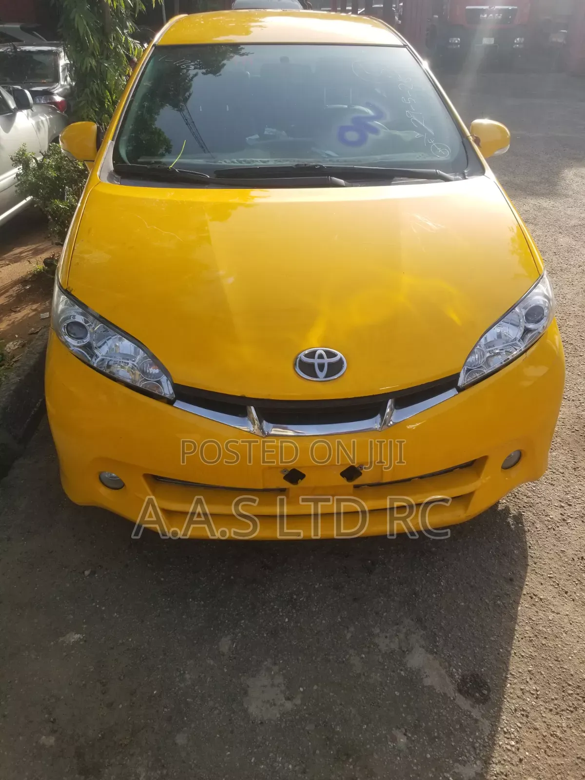 Toyota Wish 2014 Yellow