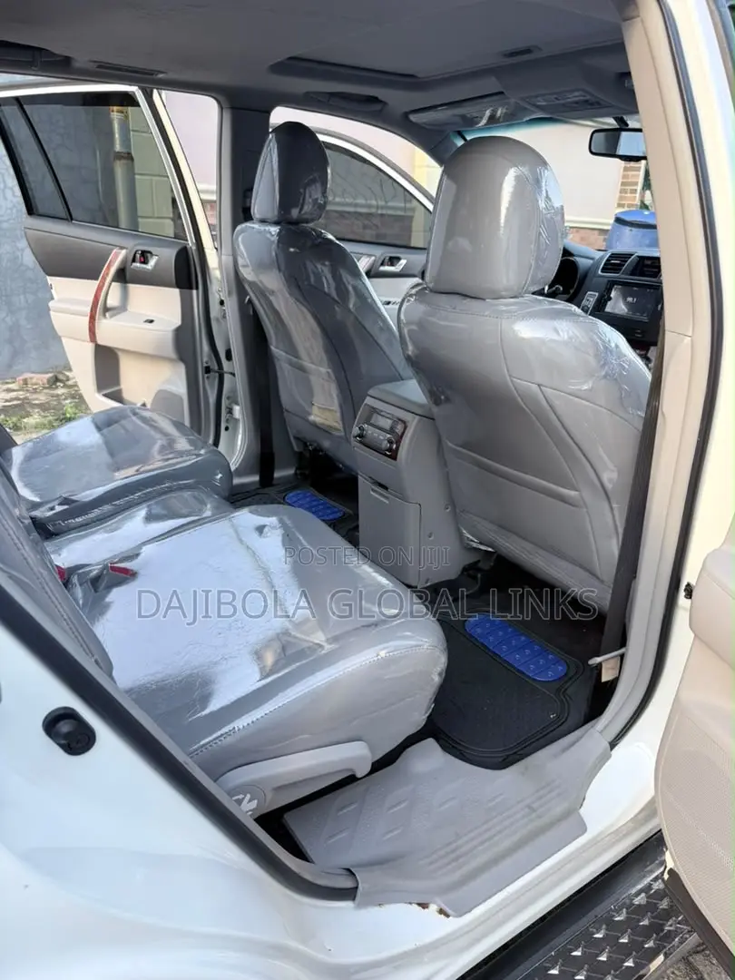 Toyota Highlander Limited 2011 White