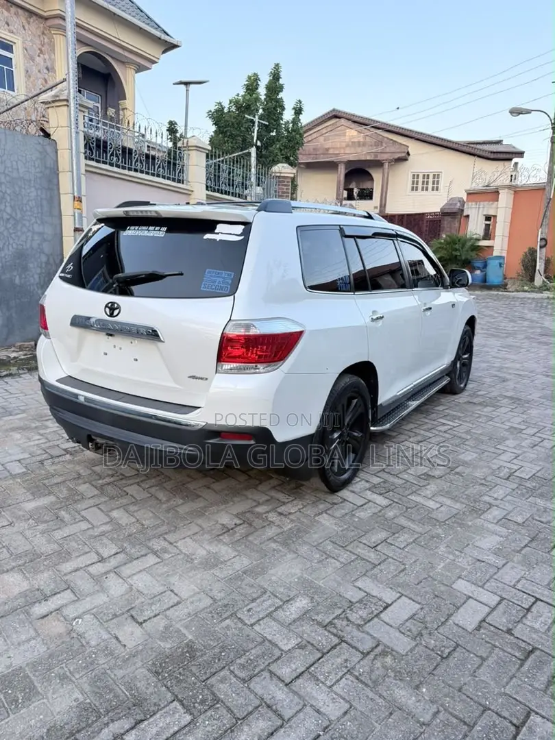 Toyota Highlander Limited 2011 White