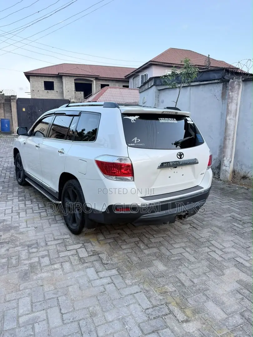 Toyota Highlander Limited 2011 White