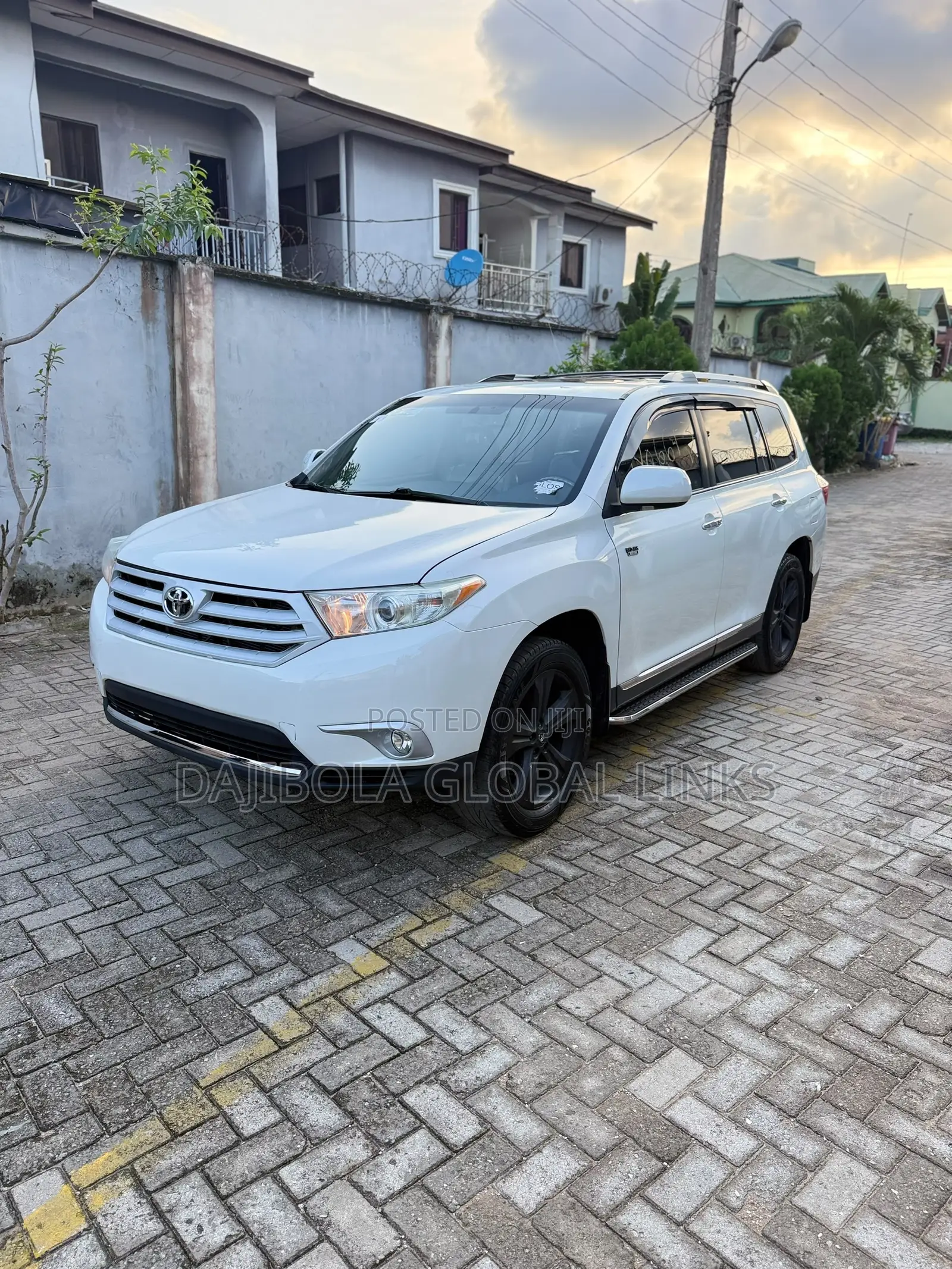 Toyota Highlander Limited 2011 White