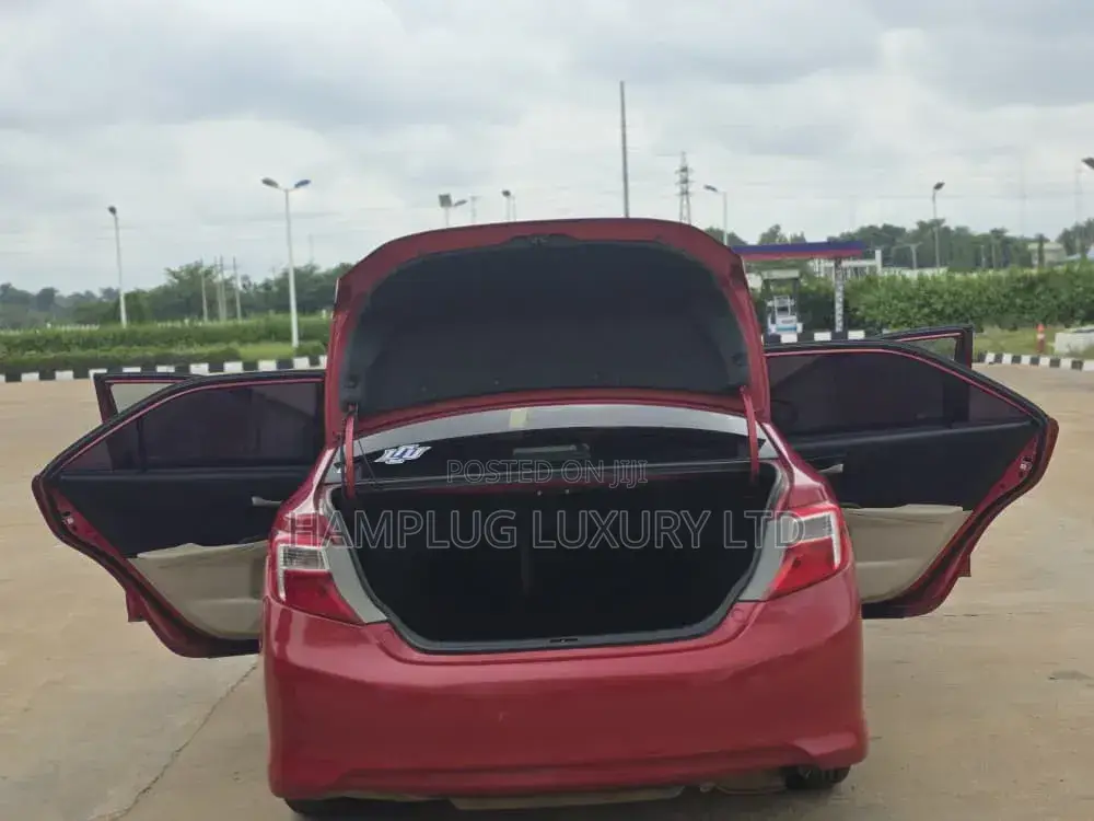 Toyota Camry 2014 Red