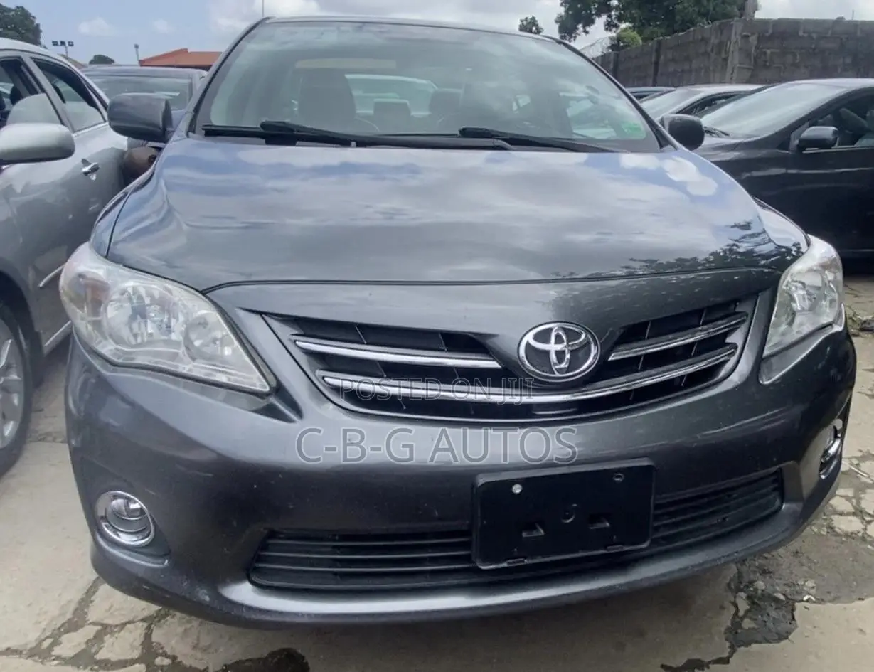 Toyota Corolla LE Special Edition 4dr Sedan (1.8L 4cyl 4A) 2013 Gray