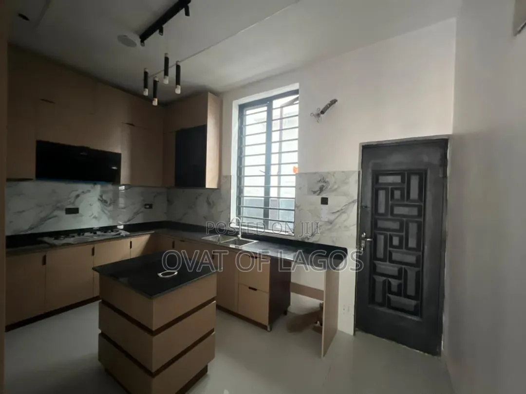 4bdrm Duplex in Lekki Palm City, Ado / Ajah for sale