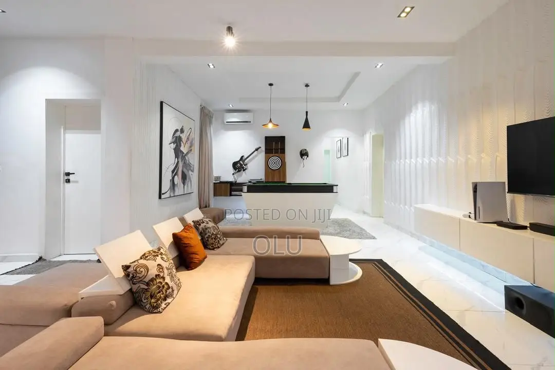 Furnished 2bdrm Block of Flats in Meadow Hall Way for rent