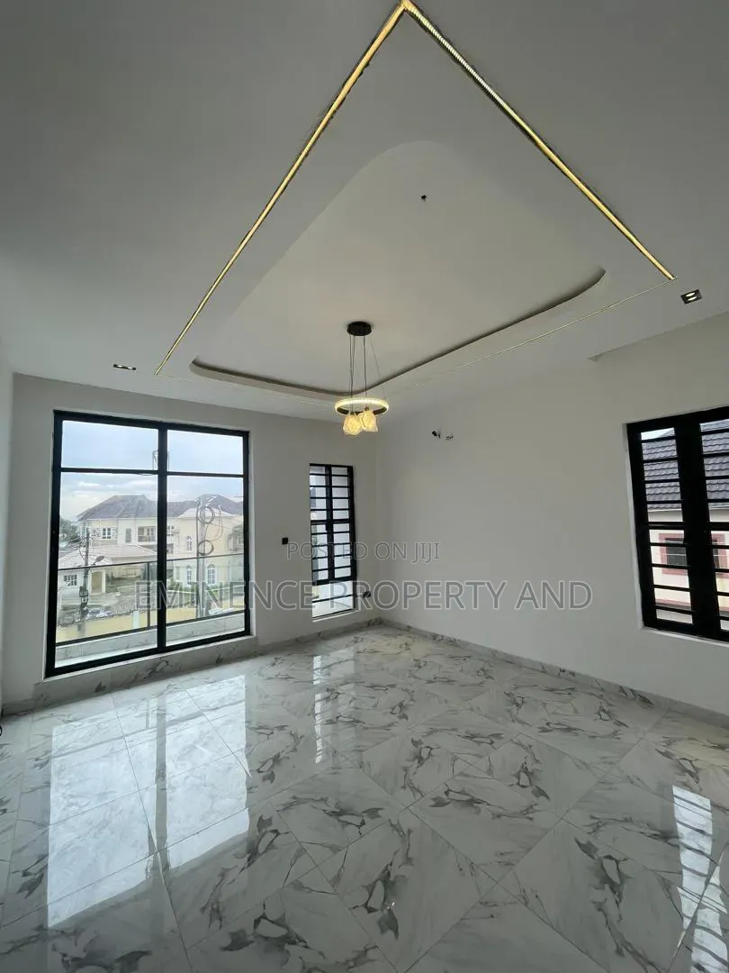 4bdrm Duplex in Agungi for rent