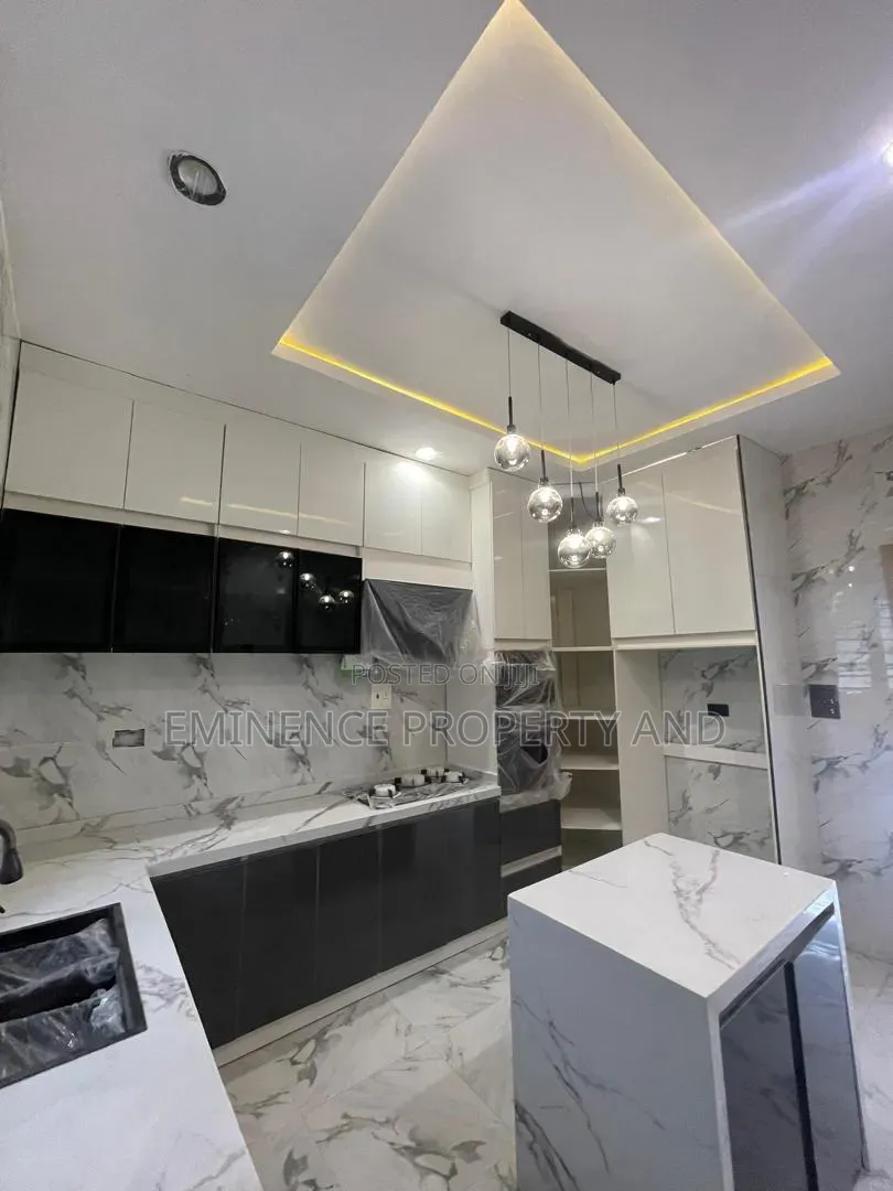 4bdrm Duplex in Agungi for rent