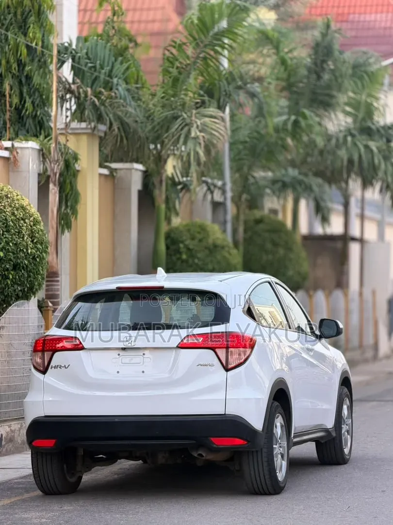 Honda HR-V 4dr SUV (1.5L 4cyl CVT) 2016 White