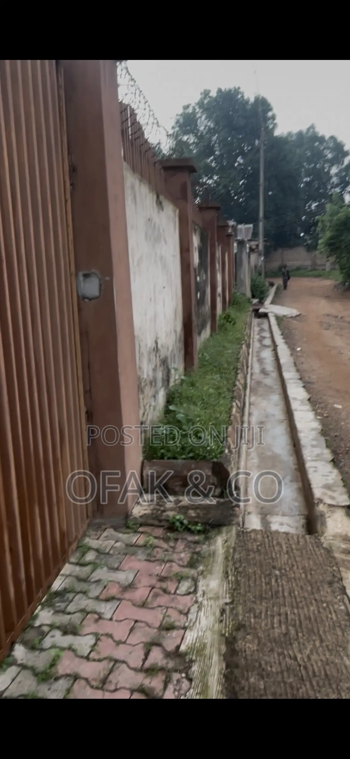 5bdrm Duplex in Akinyele for sale